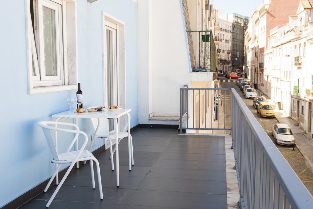 Joivy Joyful 2Br Apt With Terrace Nearby Sao Bento Palace Lisbon Room photo