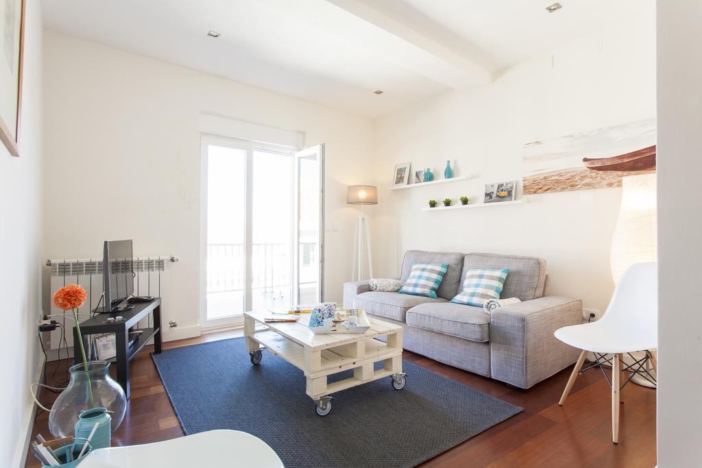 Joivy Joyful 2Br Apt With Terrace Nearby Sao Bento Palace Lisbon Room photo