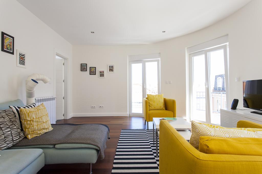Joivy Joyful 2Br Apt With Terrace Nearby Sao Bento Palace Lisbon Exterior photo