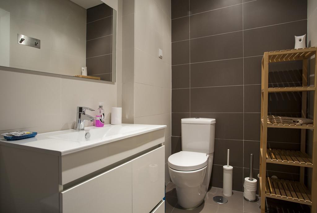 Joivy Joyful 2Br Apt With Terrace Nearby Sao Bento Palace Lisbon Exterior photo