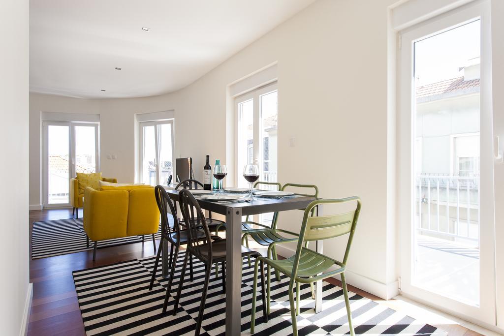 Joivy Joyful 2Br Apt With Terrace Nearby Sao Bento Palace Lisbon Exterior photo