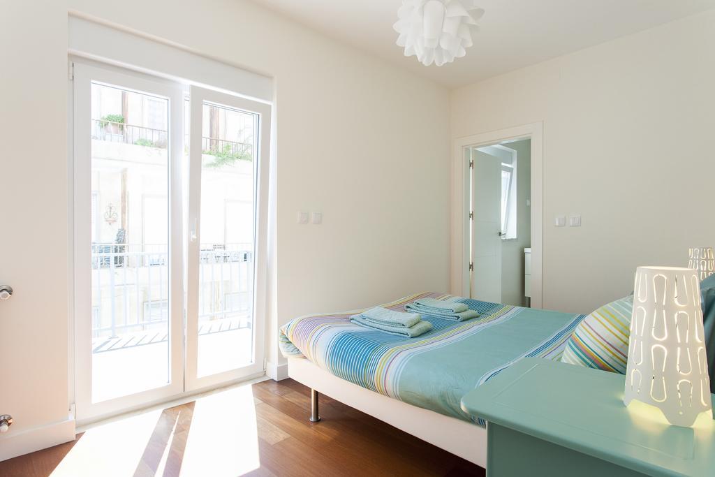 Joivy Joyful 2Br Apt With Terrace Nearby Sao Bento Palace Lisbon Exterior photo